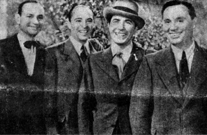 Jose Maria Aguilar en primer plano, a la derecha con Carlos Gardel, Guillermo Barbieri y Domingo Riverol en EEUU - 1935